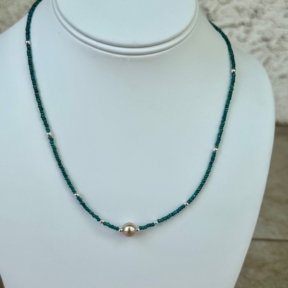 Hand Crafted Pearl Focal Beaded Green Seed Beads Necklace - Picture 1 of 7